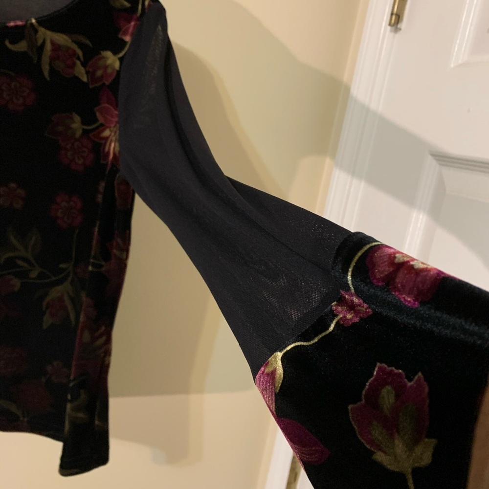 Worthington Floral, Velour Top, Size: Medium